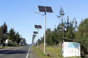 Вуличне освітлення на сонячних батареях: види, переваги та недоліки