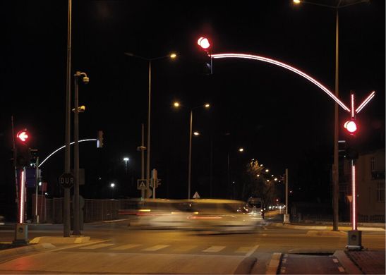 Алюминиевая опора для светофора, светящийся и дополнительной подсветкой пешеходного перехода OOSP-2013