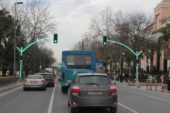 Алюмінієва опора для світлофору, що світиться та додатковою підсвіткою пішохідного переходу OOSP-2013