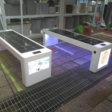 Паркова лавочка з сонячною батареєю для підзарядки гаджетів SMART EKO CITY Model SC1